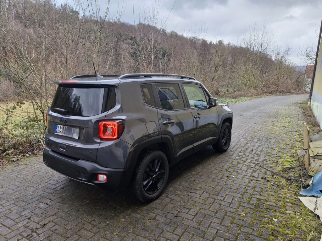Seitenansicht des Fahrzeugs